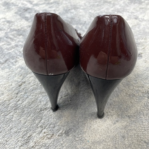 Burberry Peeptoe Ruffle Patent Leather Pumps Heels Burgundy Maroon Sz 39 - Picture 5 of 16